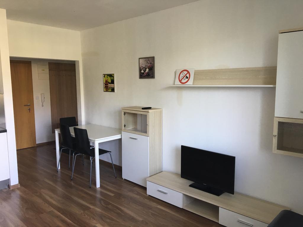 Apartmenty Patris 塔特兰斯卡斯特拉 外观 照片