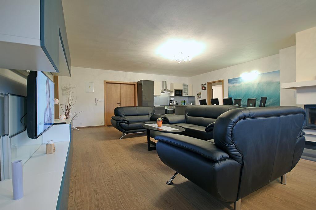 Apartmenty Patris 塔特兰斯卡斯特拉 外观 照片