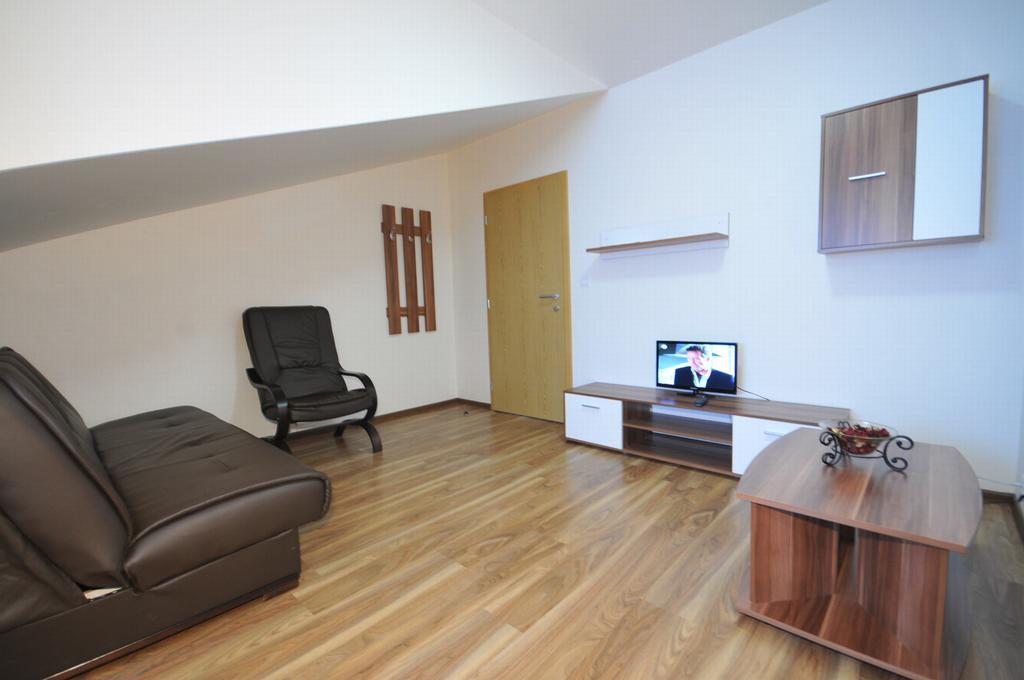 Apartmenty Patris 塔特兰斯卡斯特拉 外观 照片