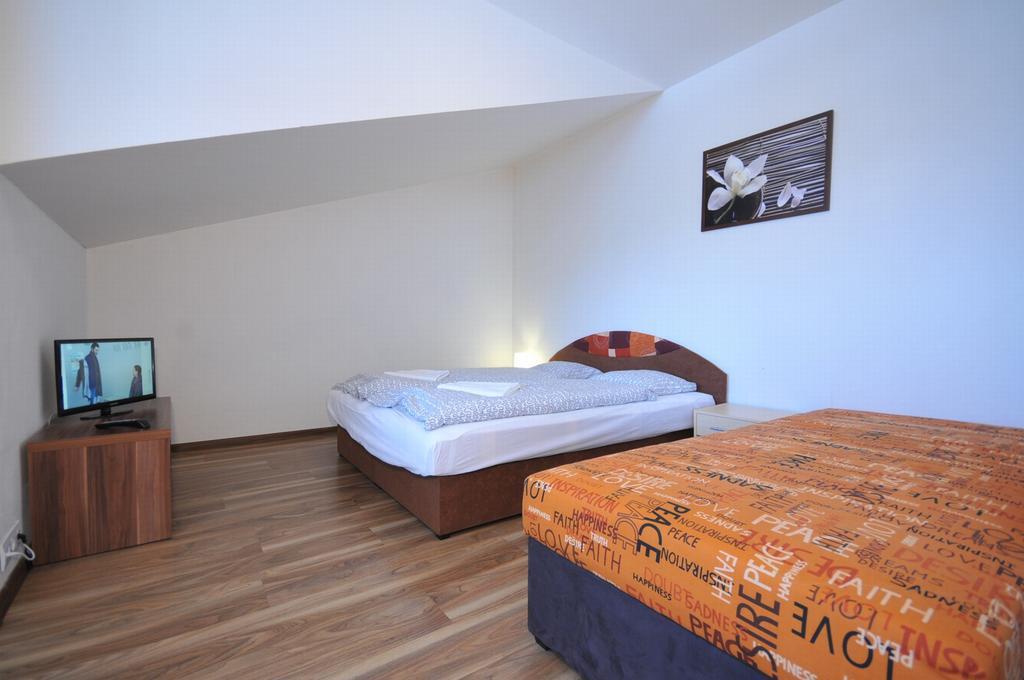 Apartmenty Patris 塔特兰斯卡斯特拉 外观 照片